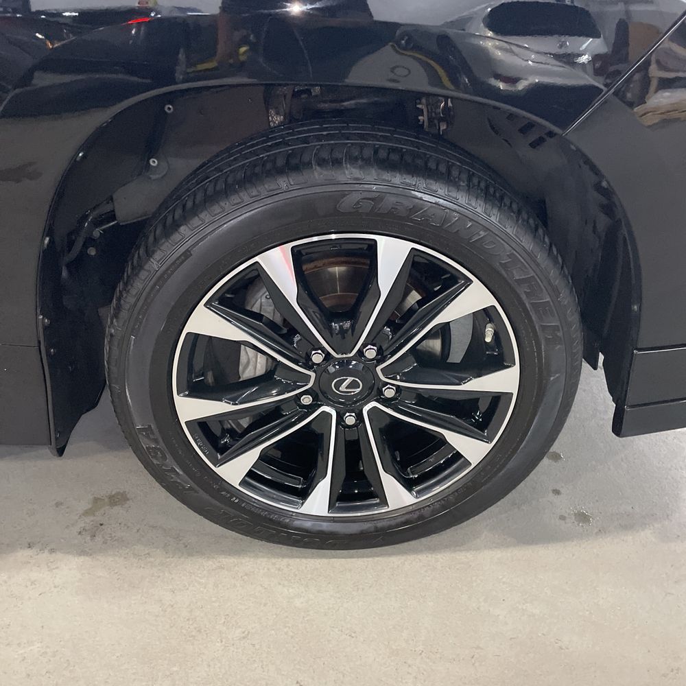 2021 Lexus LX 570 Three-Row