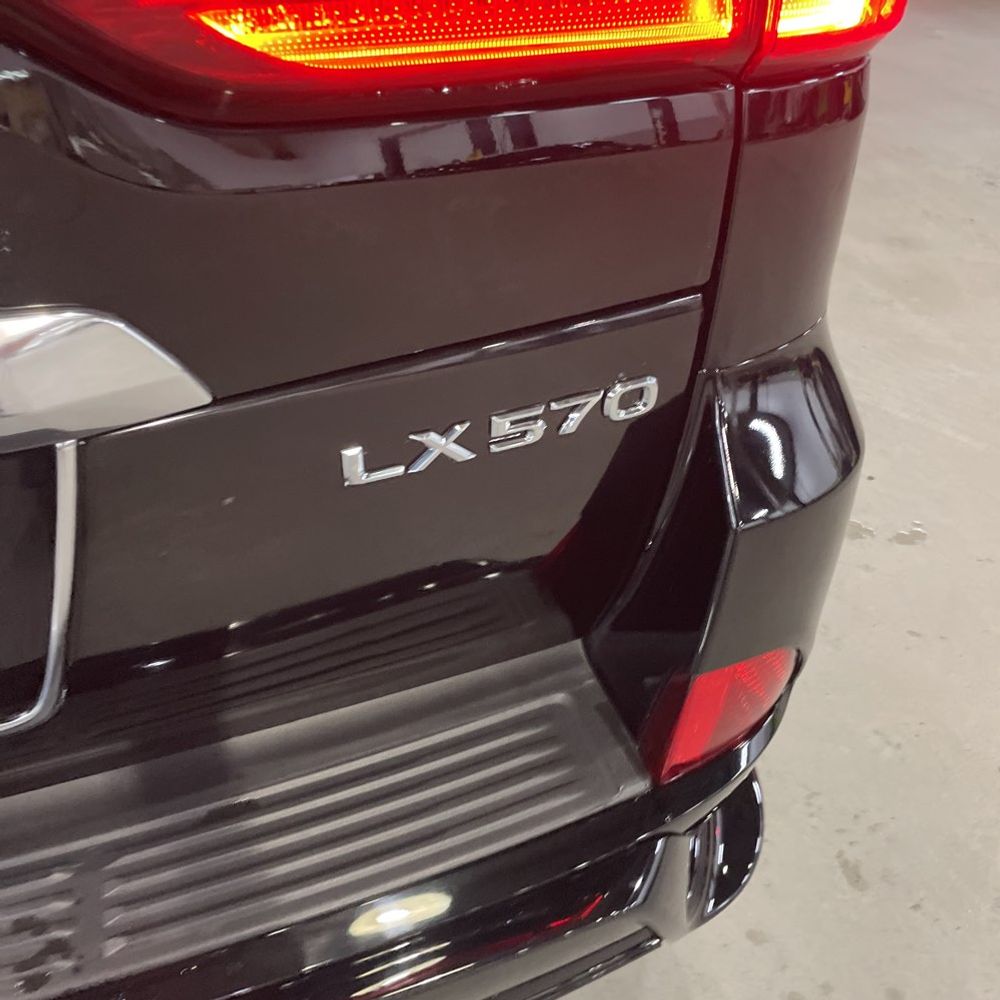 2021 Lexus LX 570 Three-Row