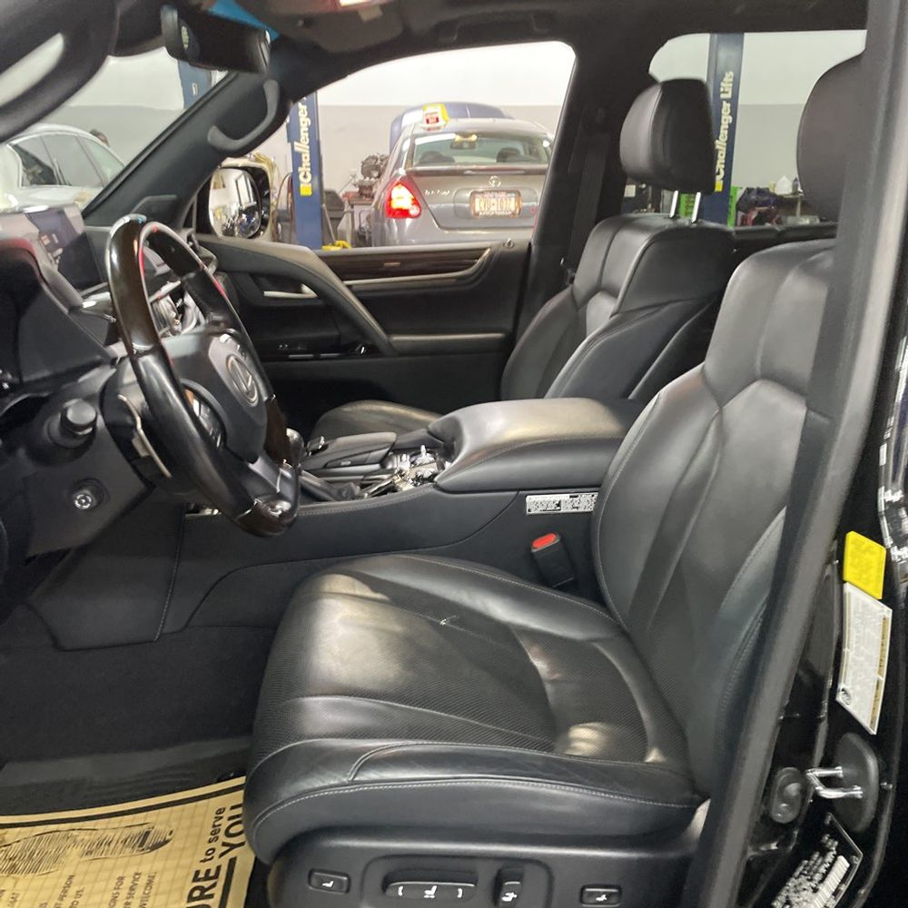 2021 Lexus LX 570 Three-Row