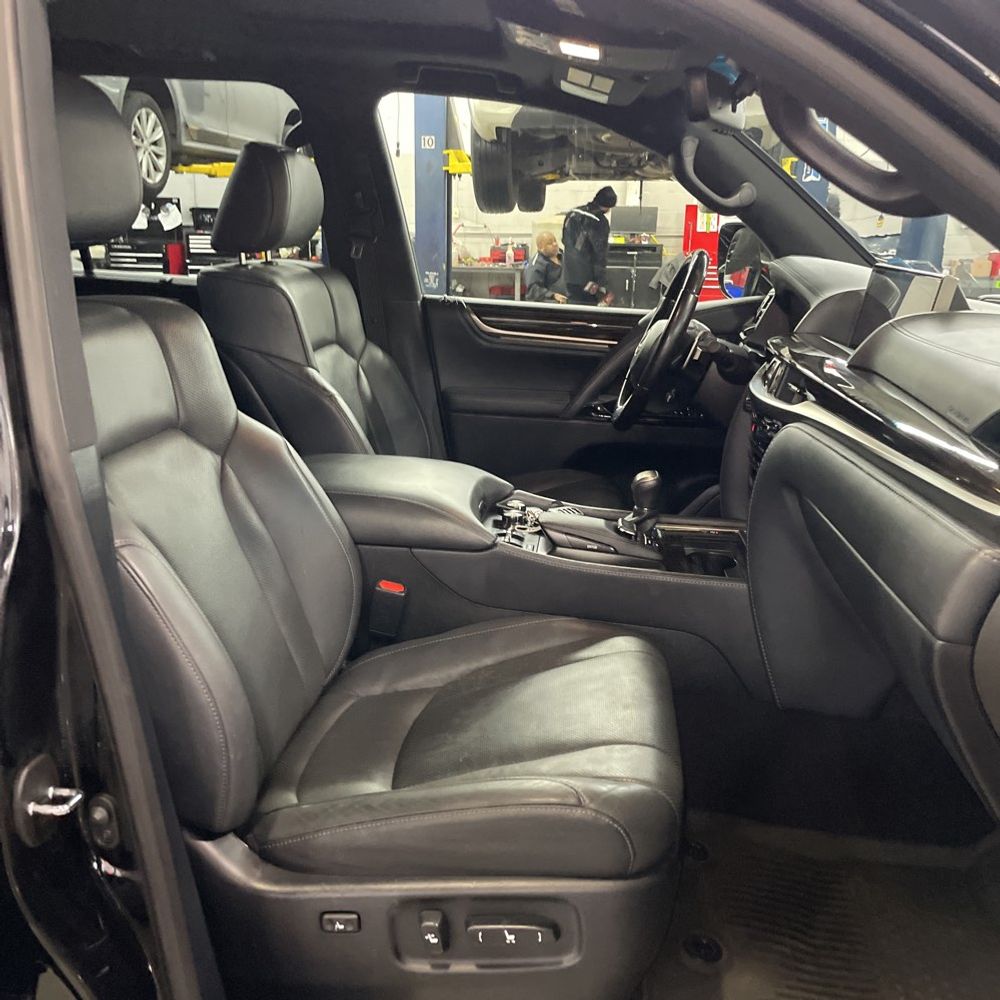 2021 Lexus LX 570 Three-Row