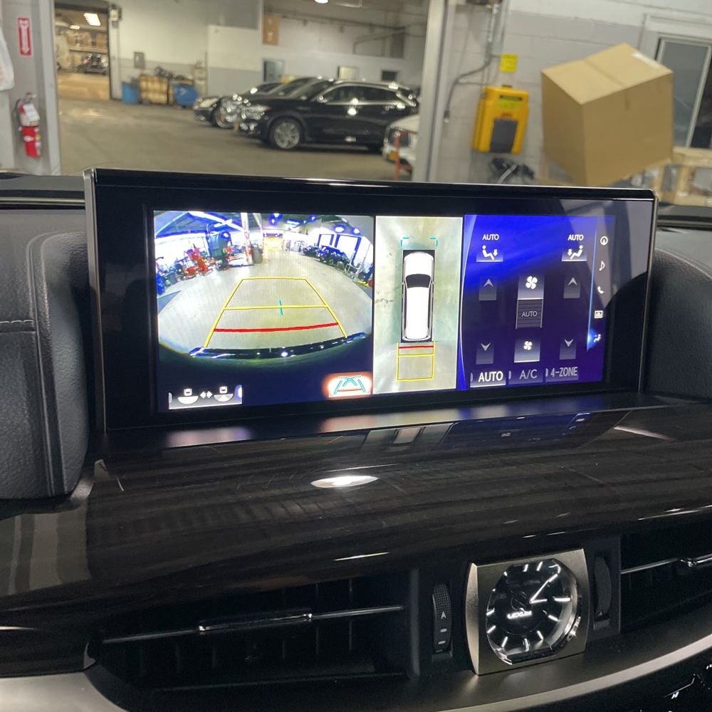 2021 Lexus LX 570 Three-Row