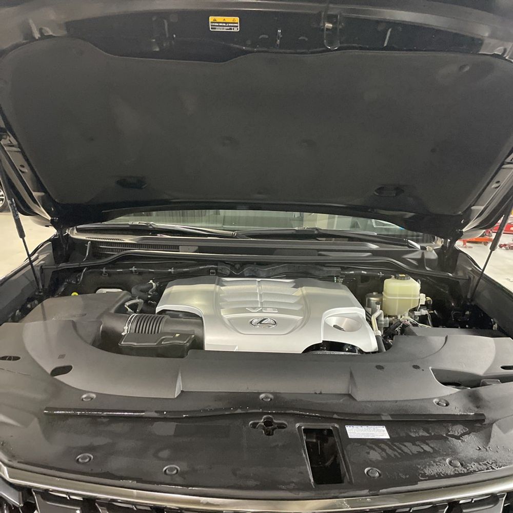 2021 Lexus LX 570 Three-Row