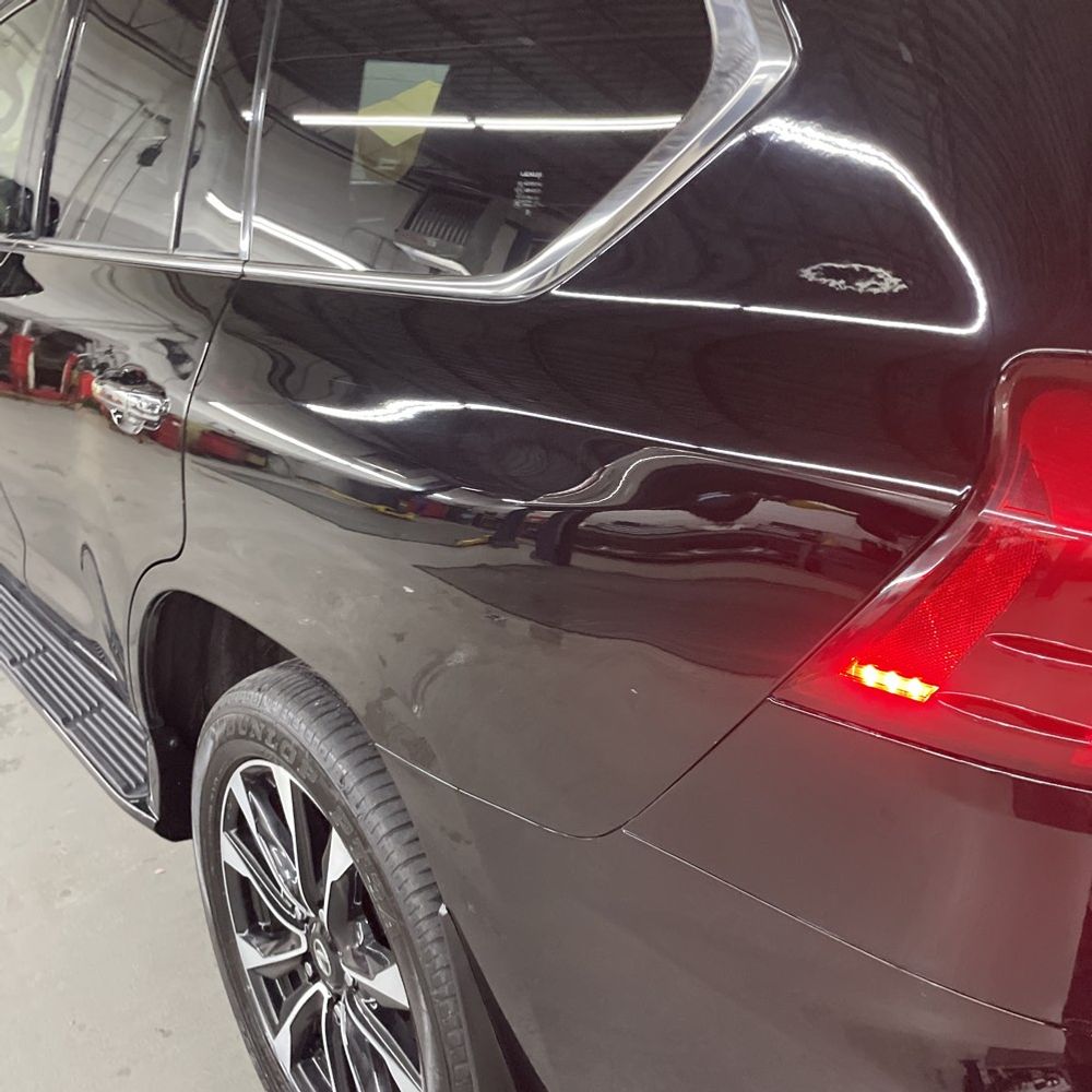 2021 Lexus LX 570 Three-Row