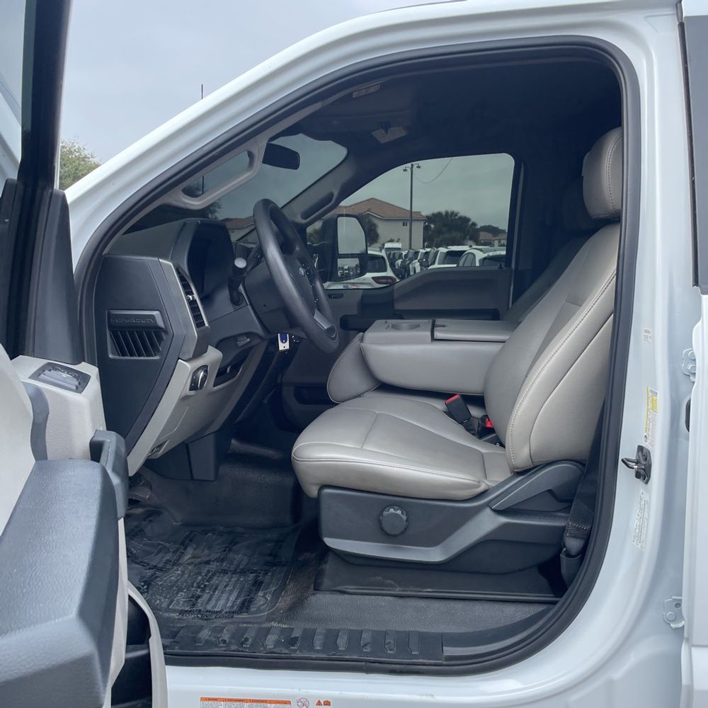 2022 Ford F-450 Super Duty XL