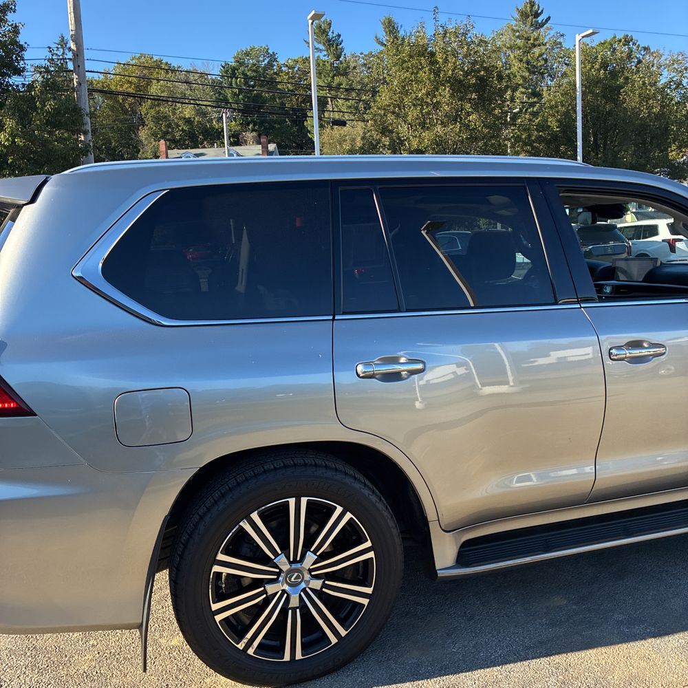 2019 Lexus LX 570 Three-Row