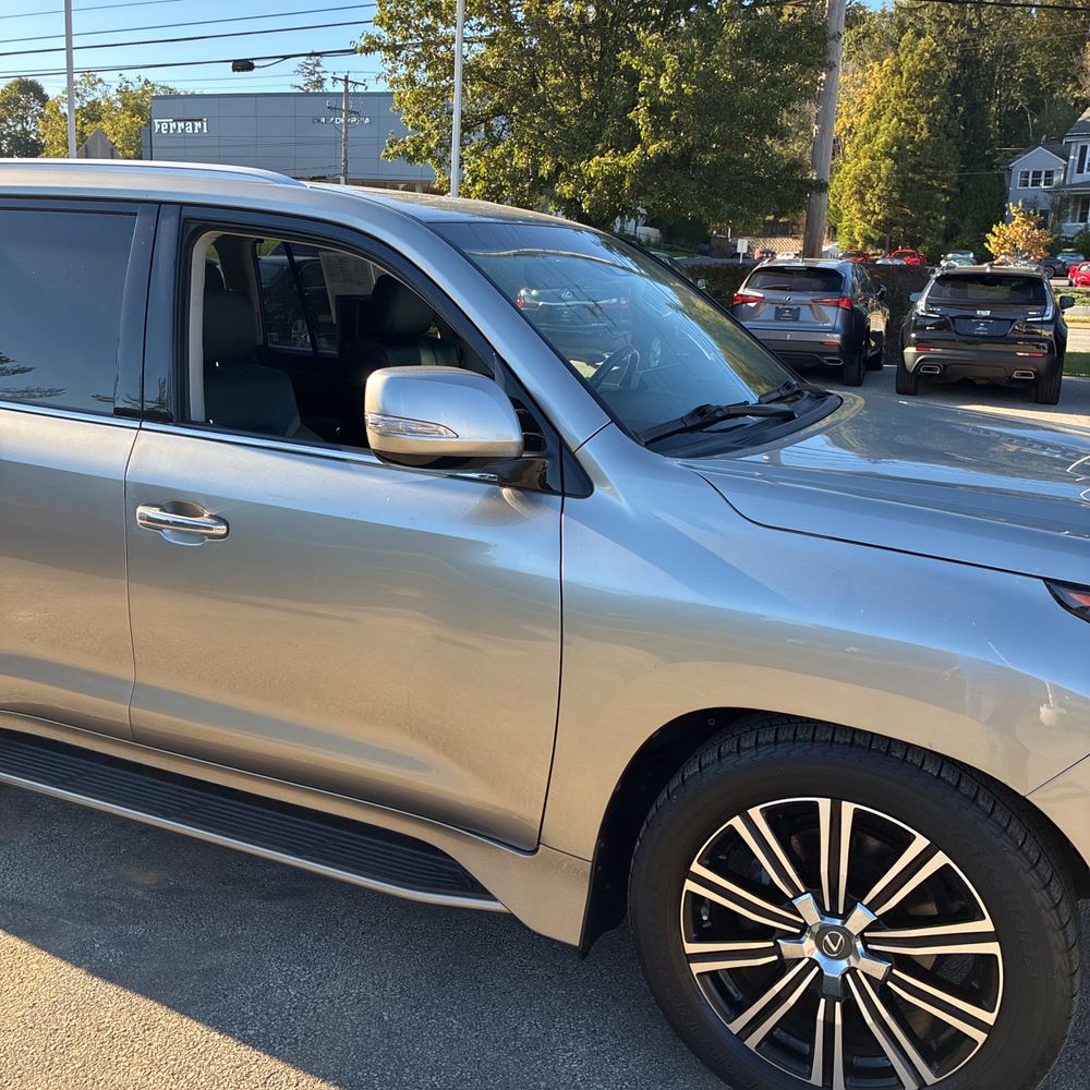 2019 Lexus LX 570 Three-Row