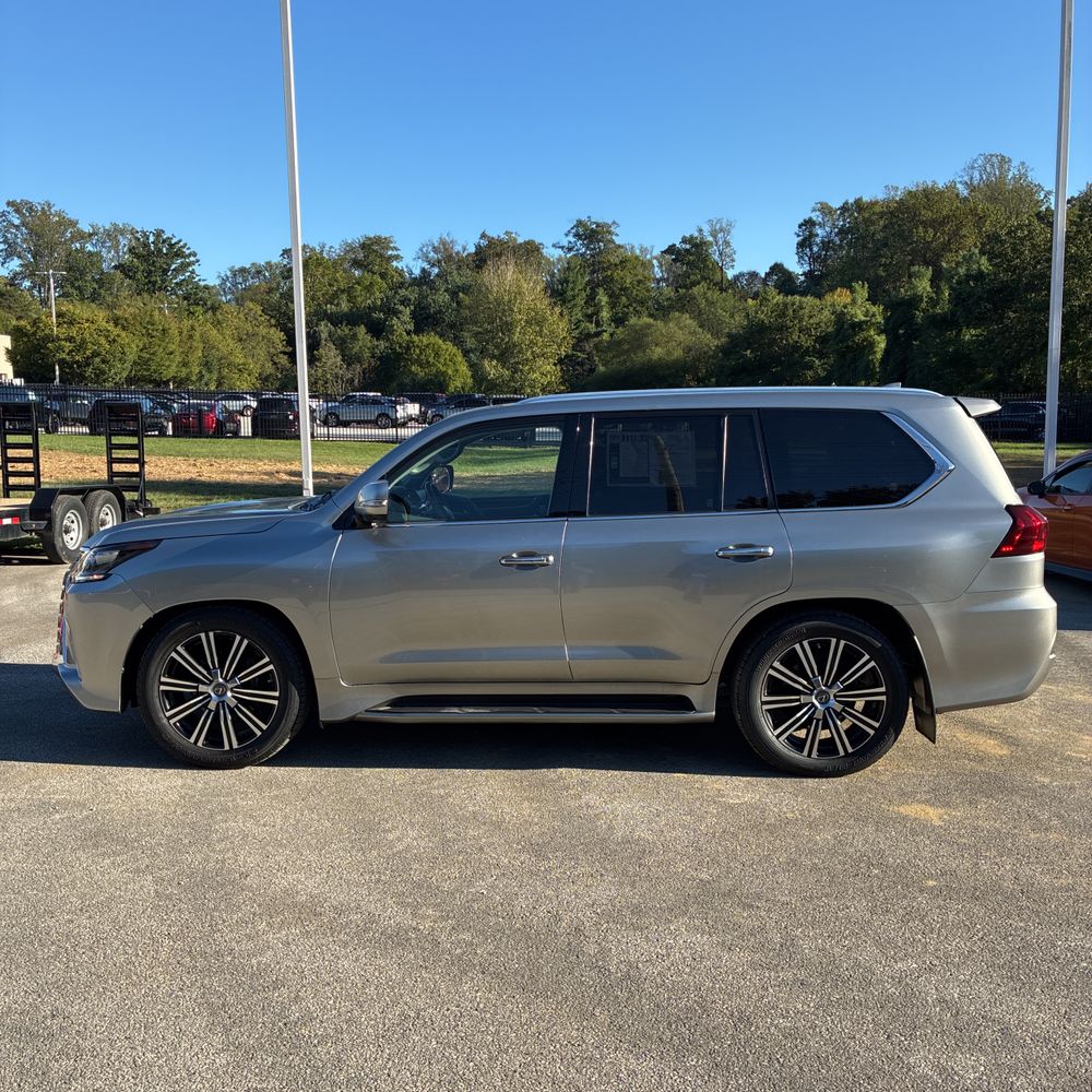 2019 Lexus LX 570 Three-Row