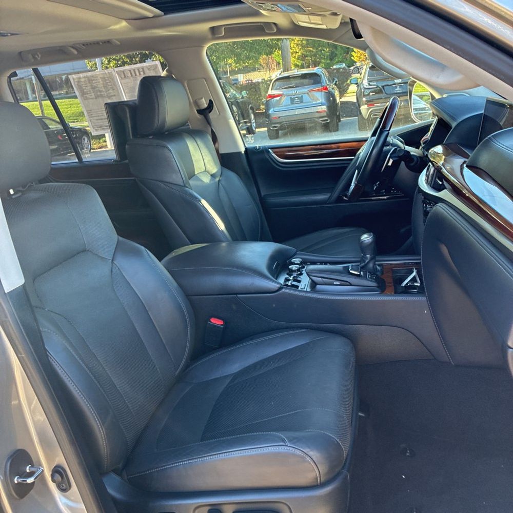 2019 Lexus LX 570 Three-Row