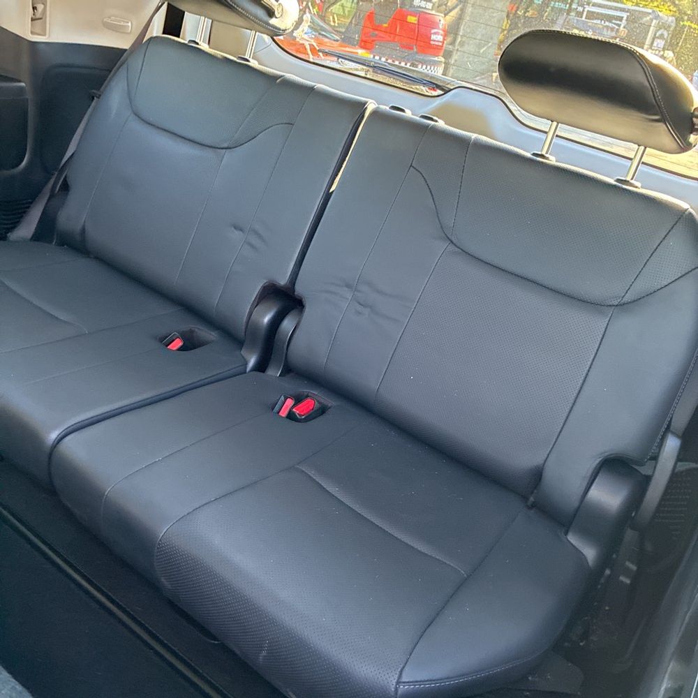 2019 Lexus LX 570 Three-Row