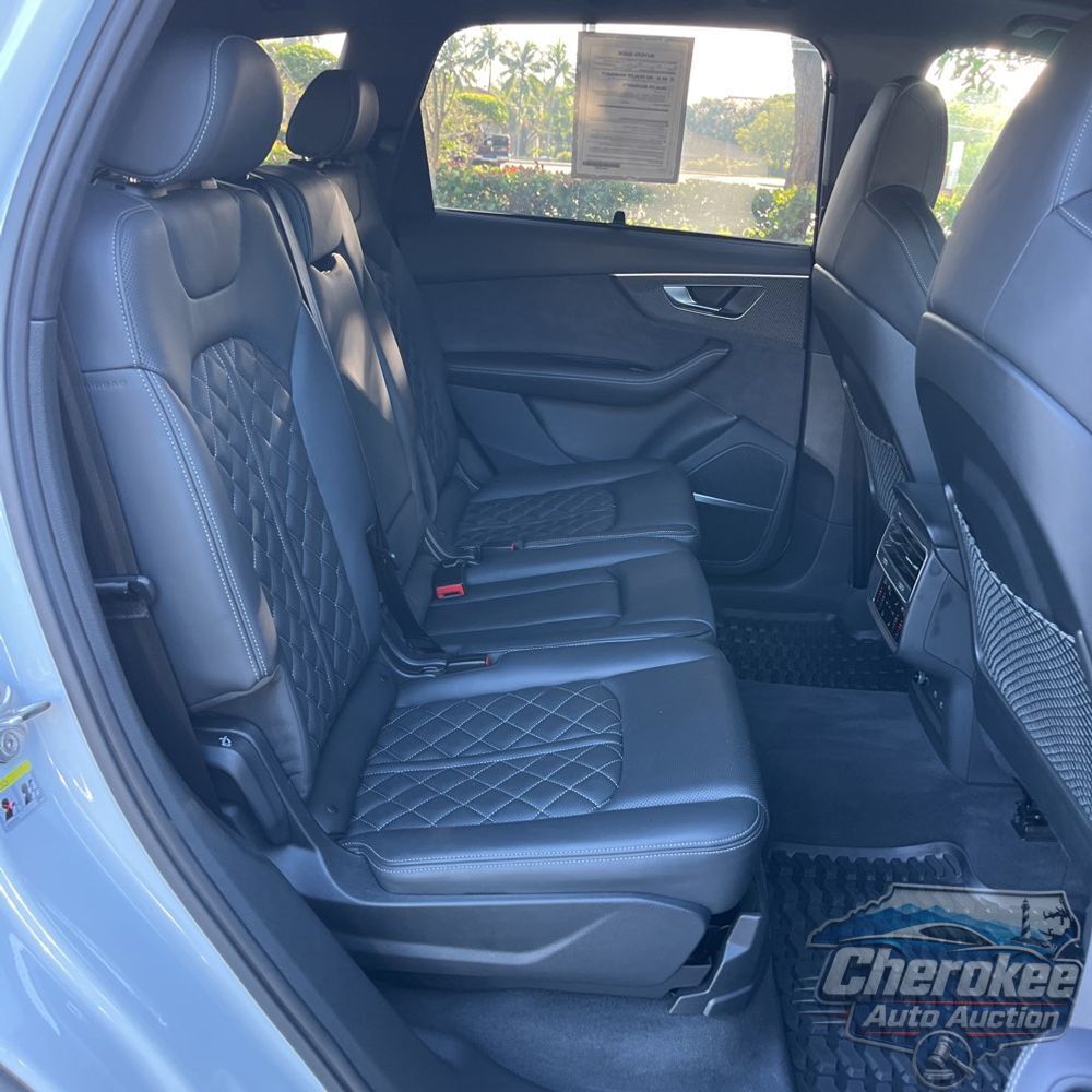 2023 Audi SQ7 Premium Plus