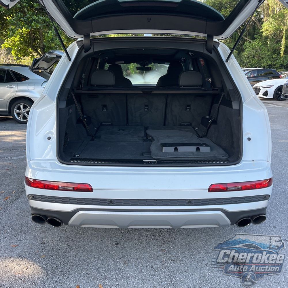 2023 Audi SQ7 Premium Plus