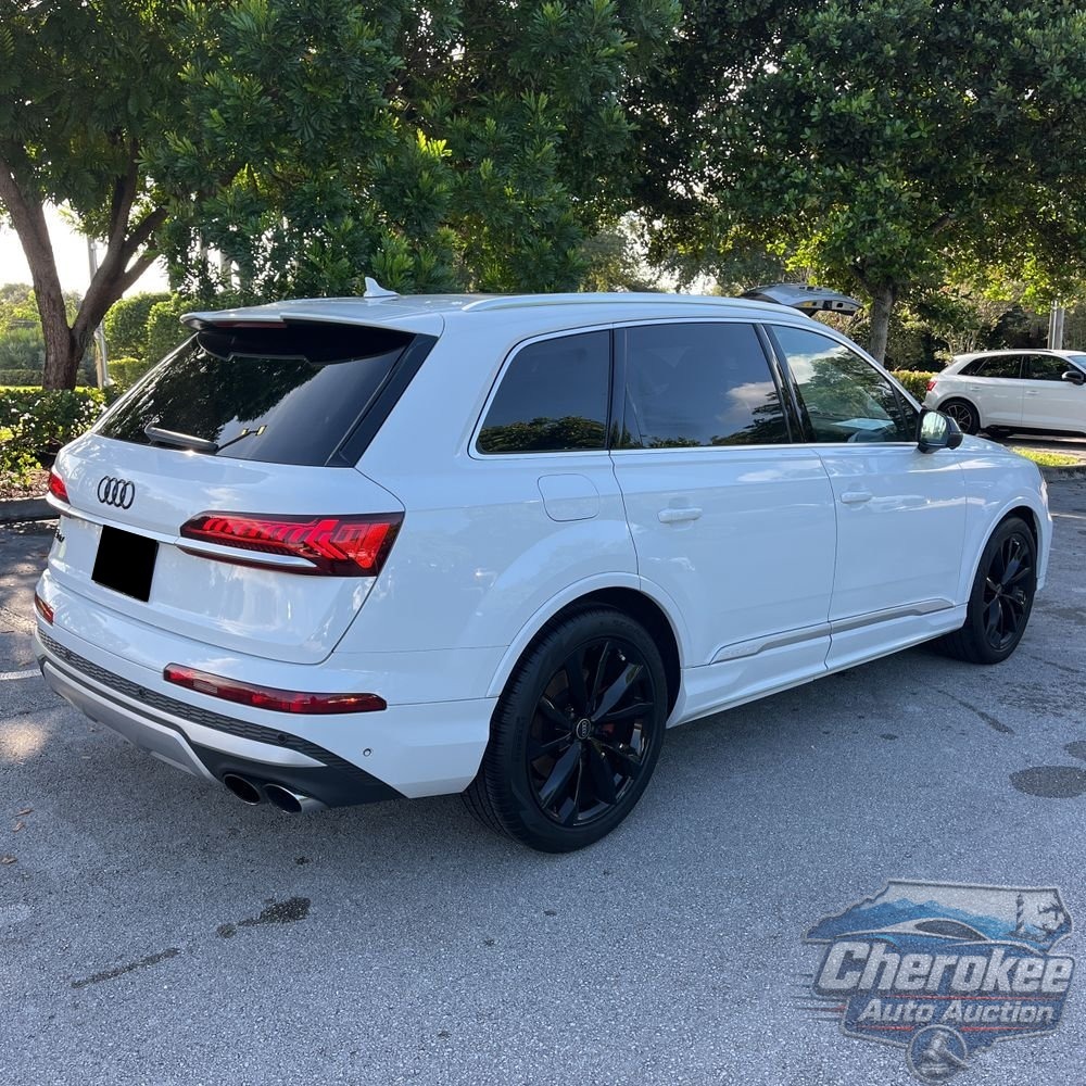 2023 Audi SQ7 Premium Plus