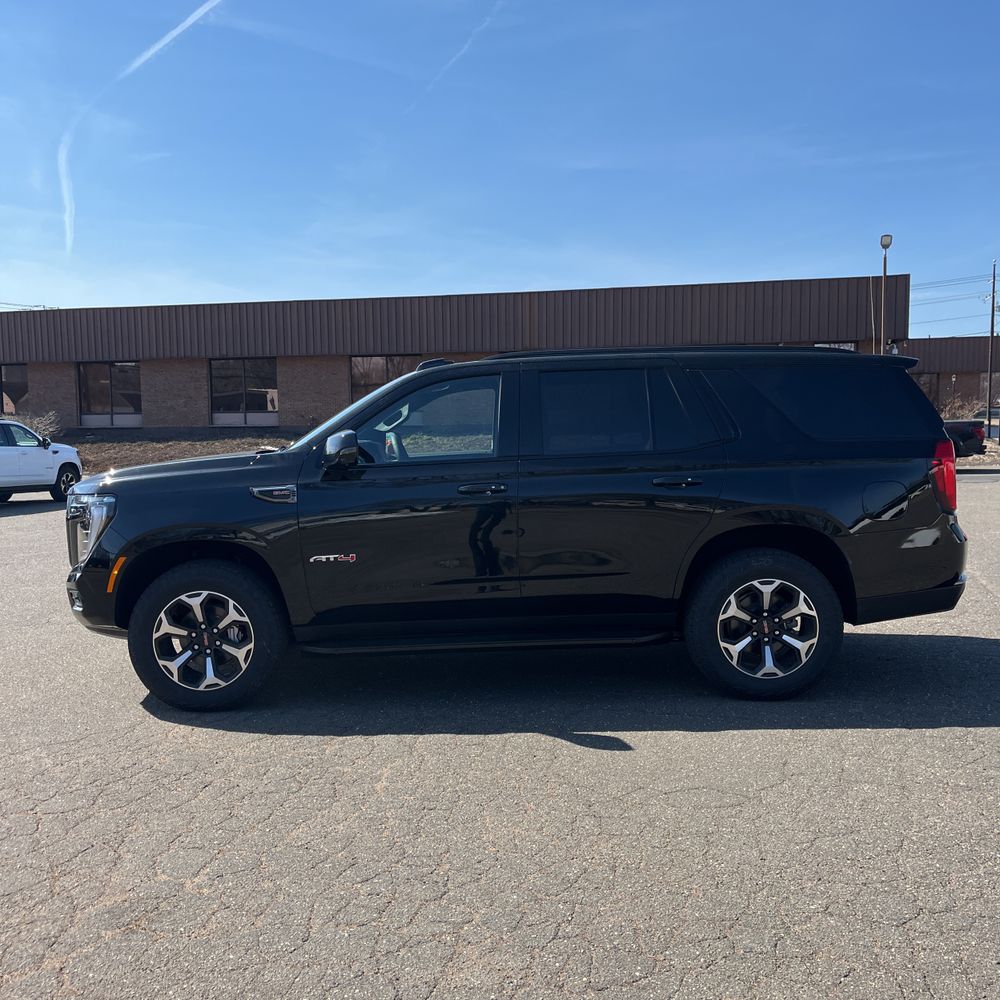 2025 GMC Yukon AT4