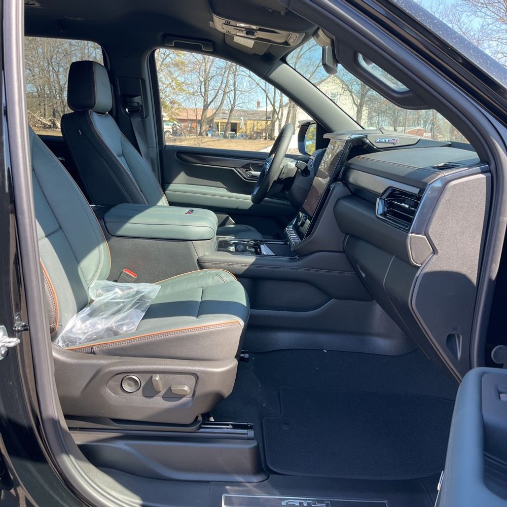 2025 GMC Yukon AT4
