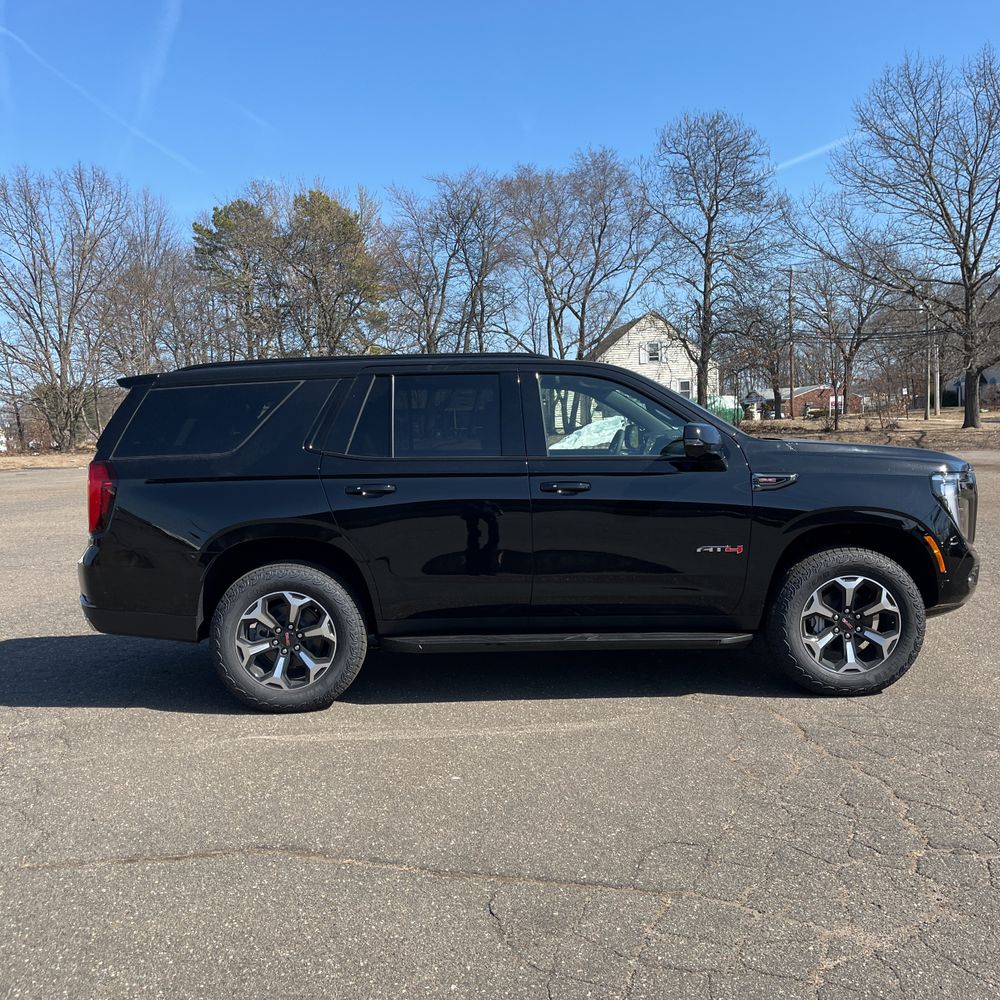 2025 GMC Yukon AT4