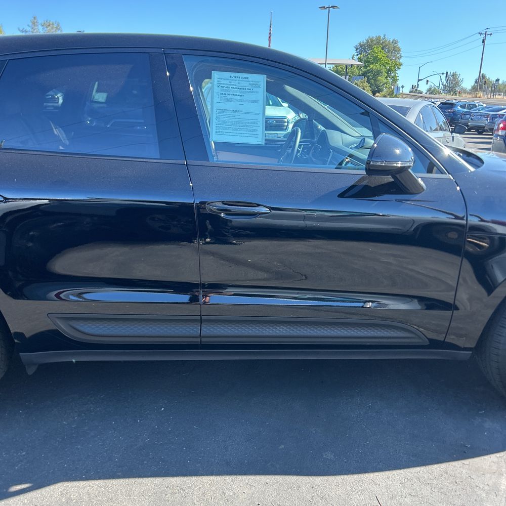 2024 Porsche Macan Base