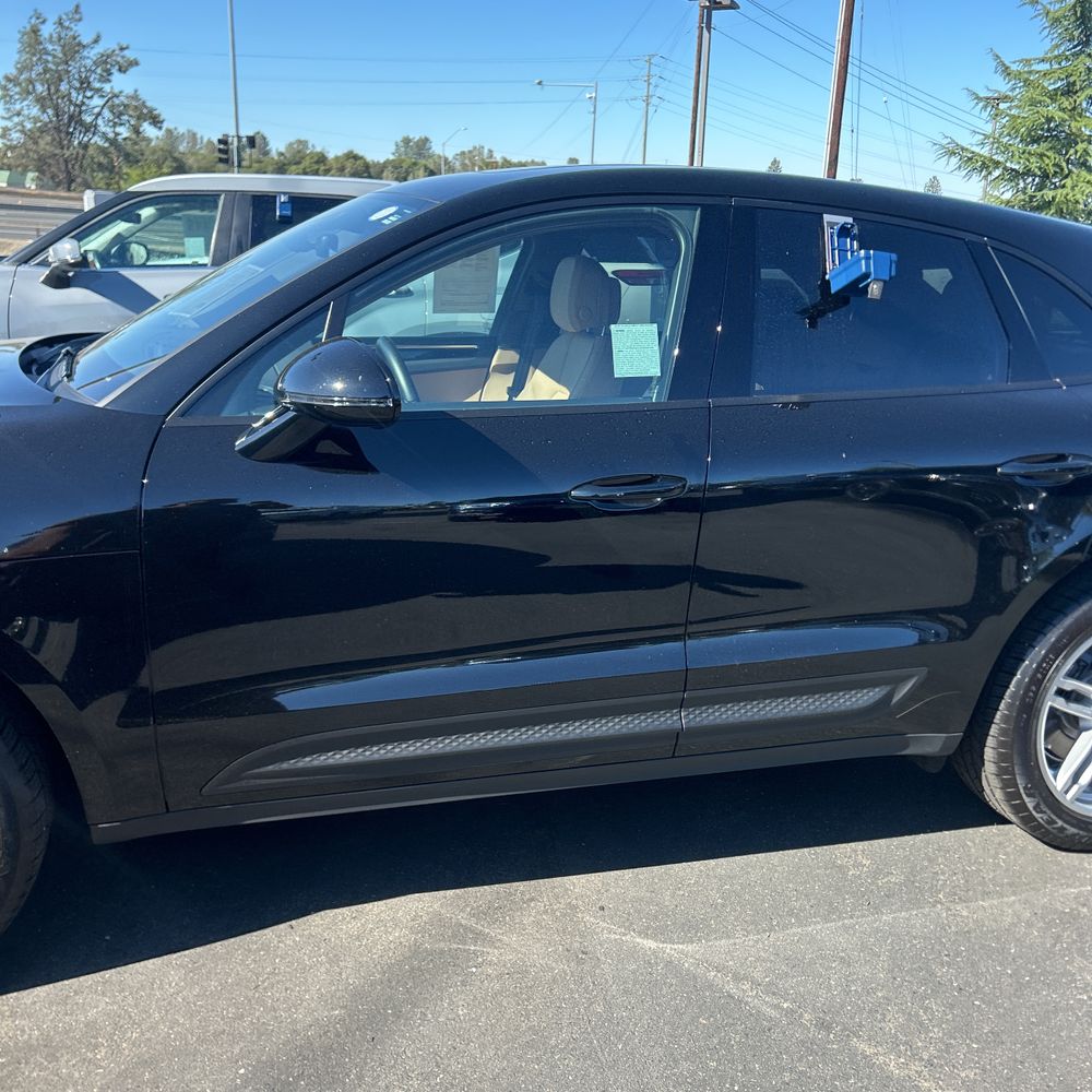2024 Porsche Macan Base