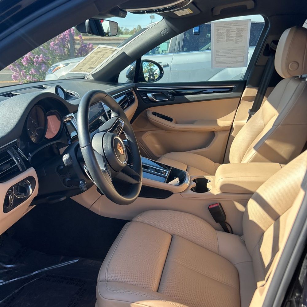 2024 Porsche Macan Base