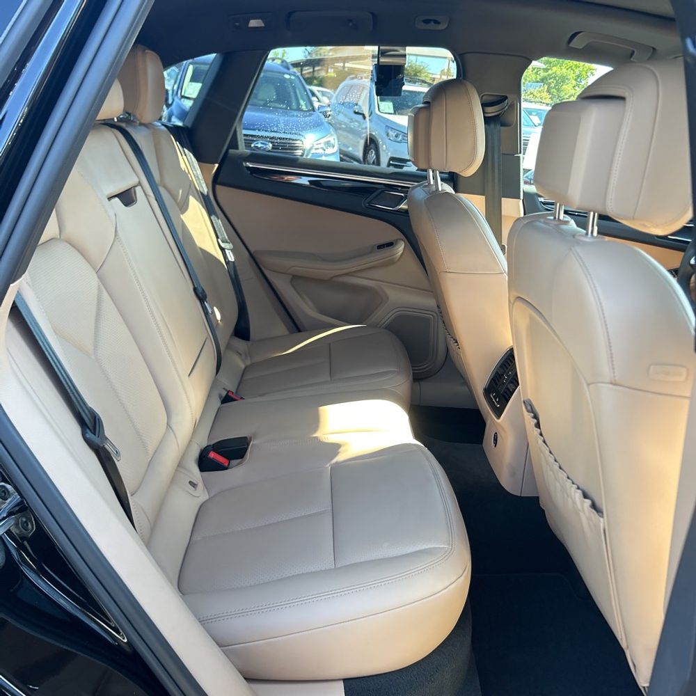 2024 Porsche Macan Base