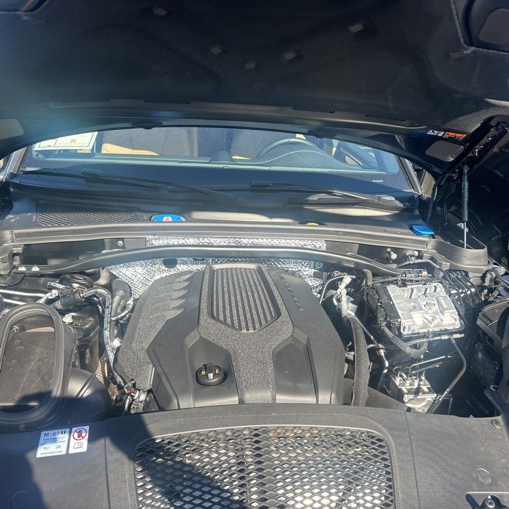 2024 Porsche Macan Base