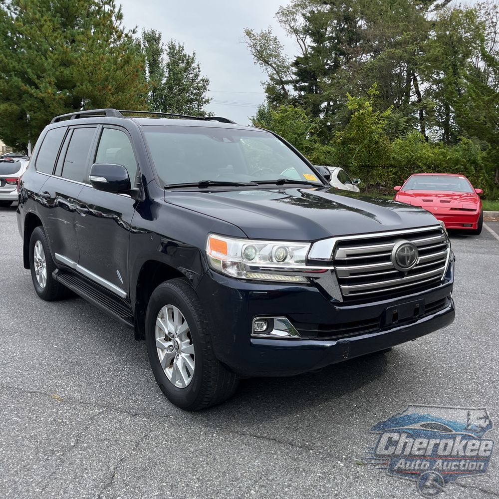 2016 Toyota Land Cruiser Base