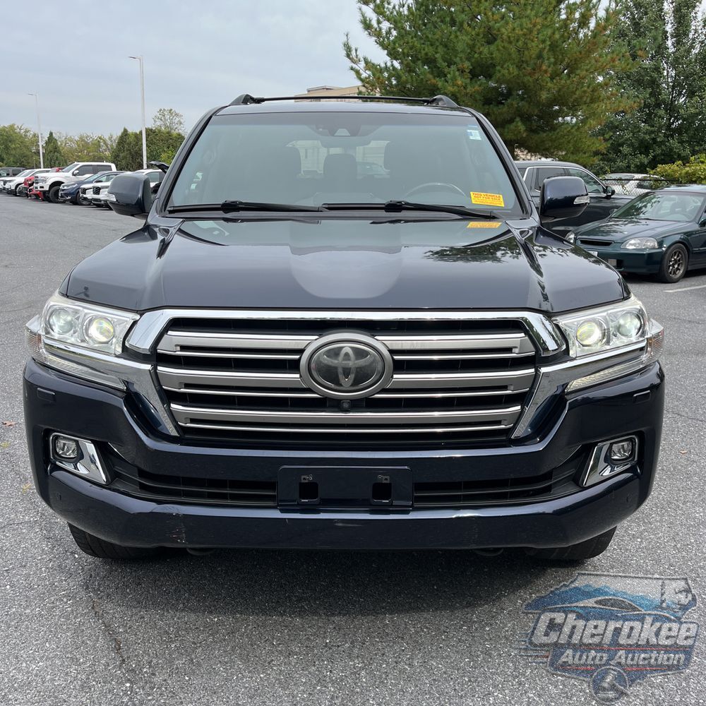 2016 Toyota Land Cruiser Base
