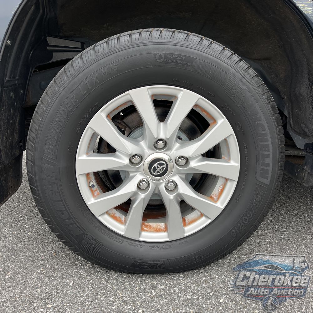 2016 Toyota Land Cruiser Base