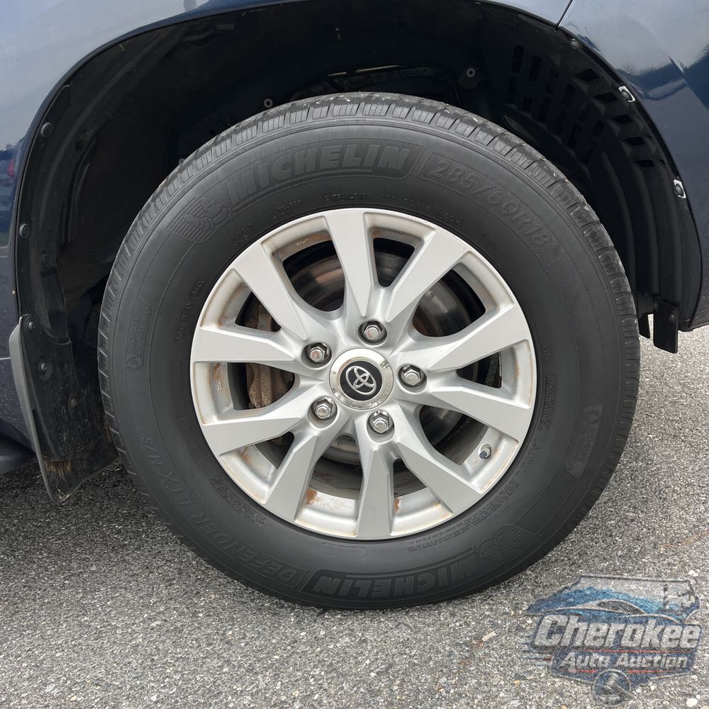 2016 Toyota Land Cruiser Base