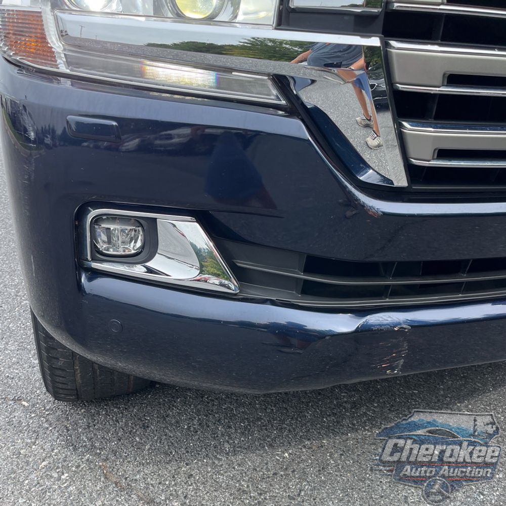 2016 Toyota Land Cruiser Base