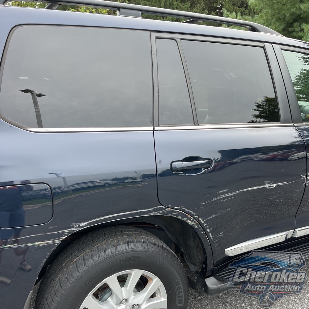 2016 Toyota Land Cruiser Base
