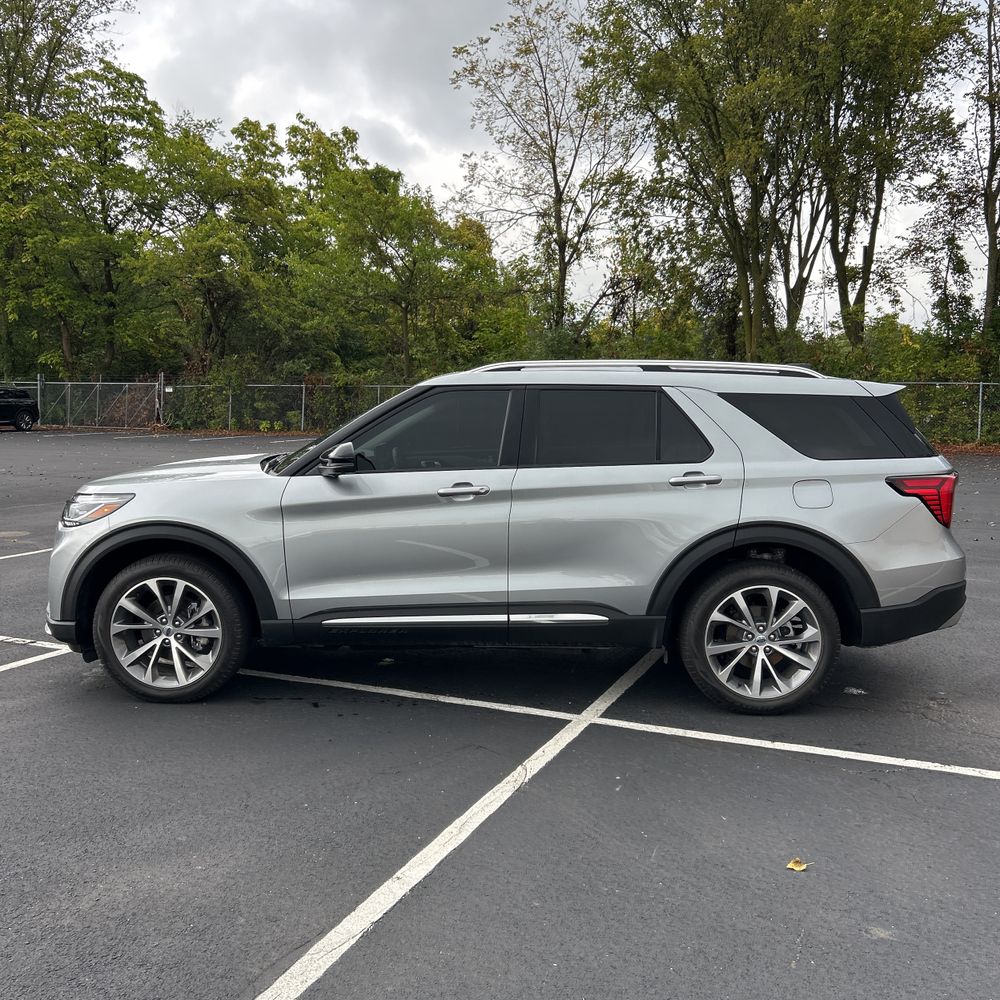 2025 Ford Explorer Platinum