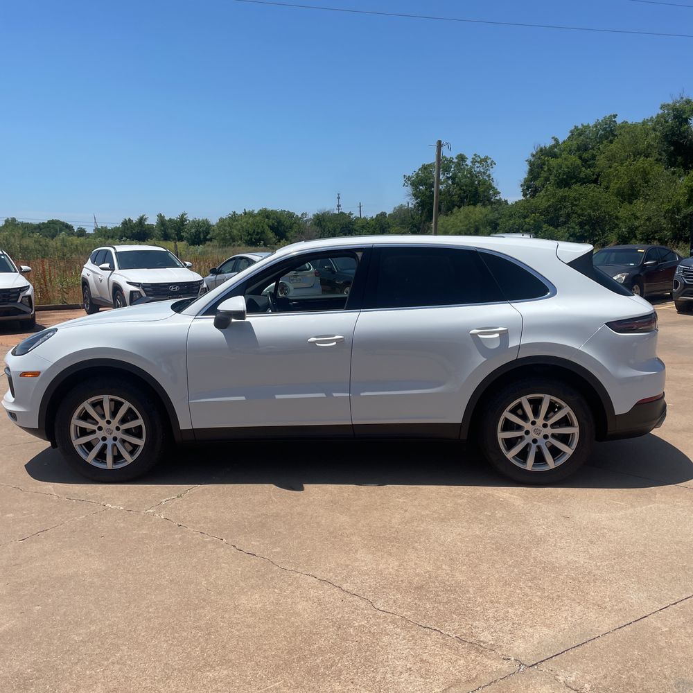 2022 Porsche Cayenne Base