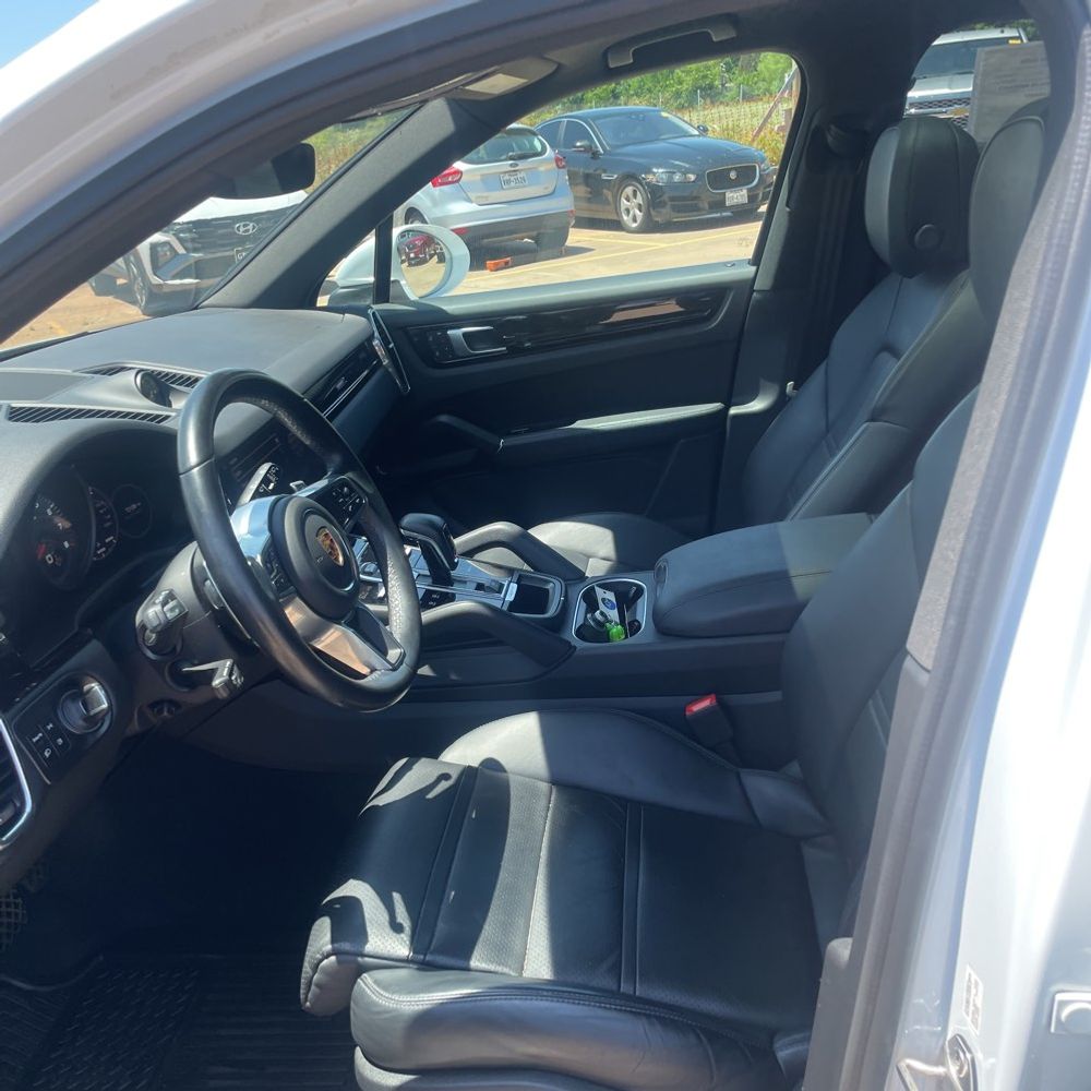 2022 Porsche Cayenne Base