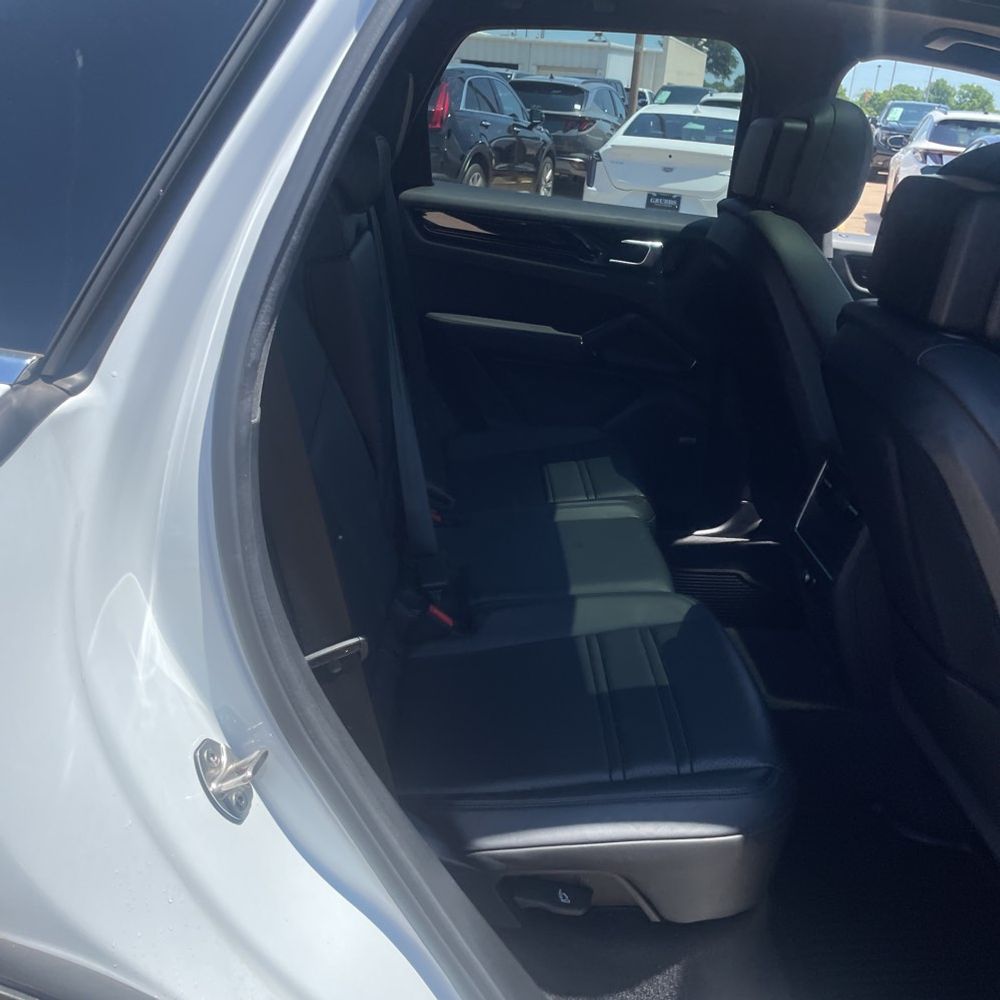 2022 Porsche Cayenne Base