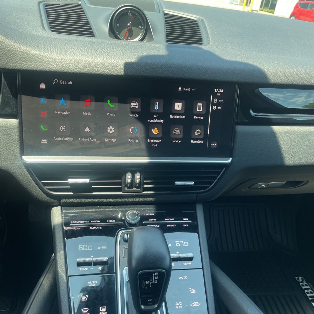 2022 Porsche Cayenne Base