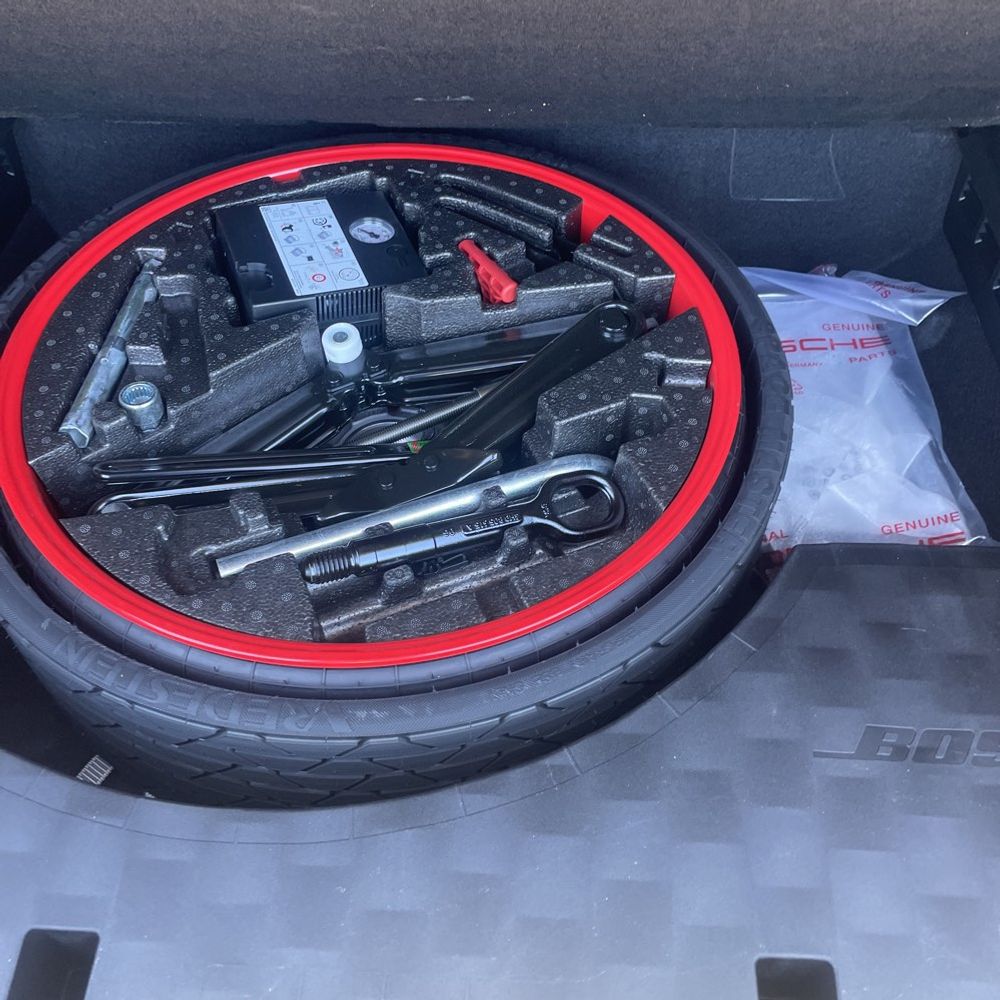 2022 Porsche Cayenne Base