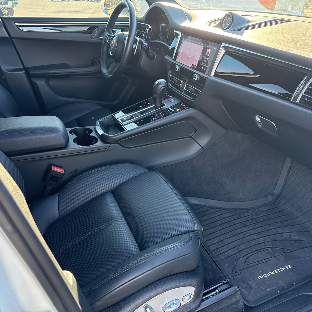 2023 Porsche Macan Base