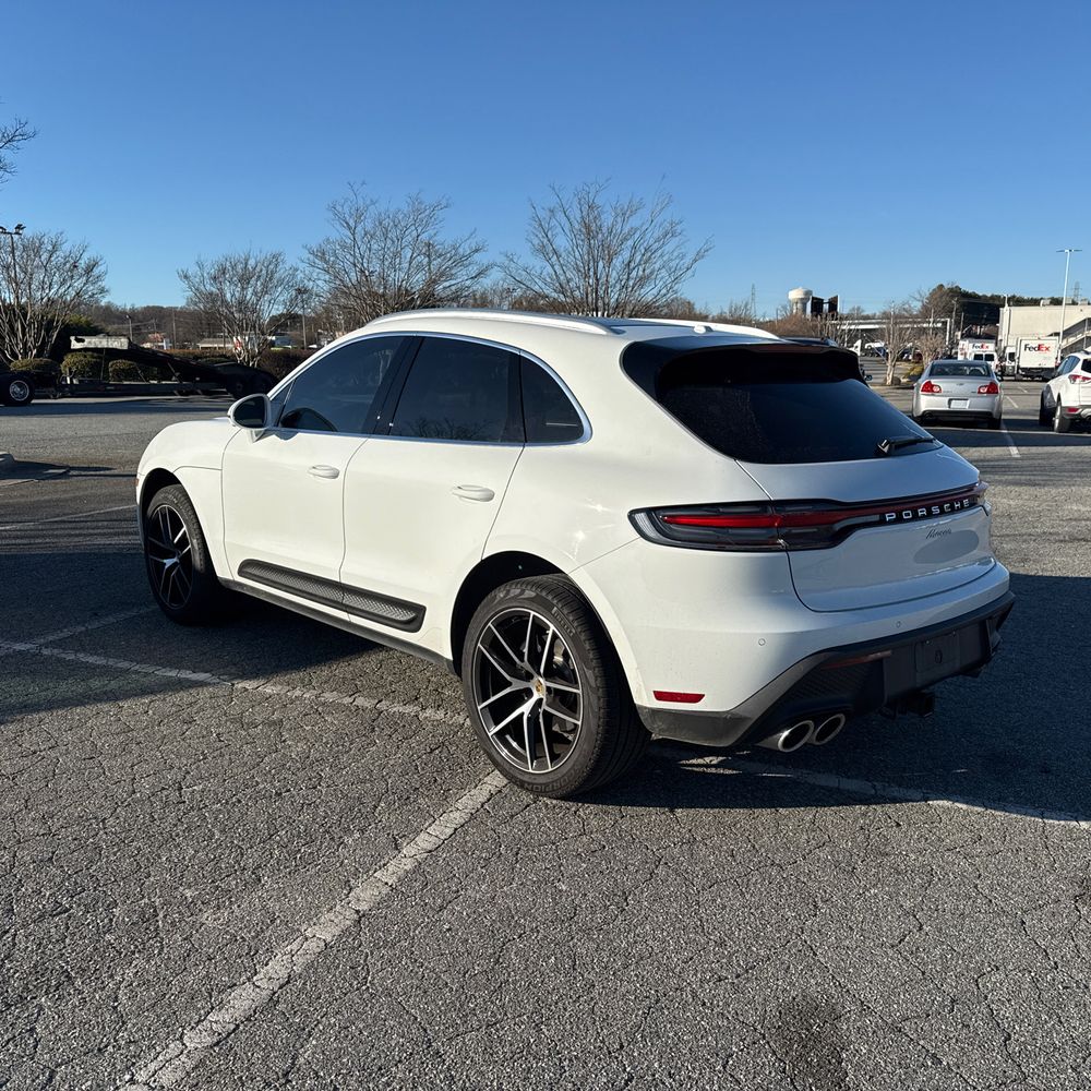 2023 Porsche Macan Base