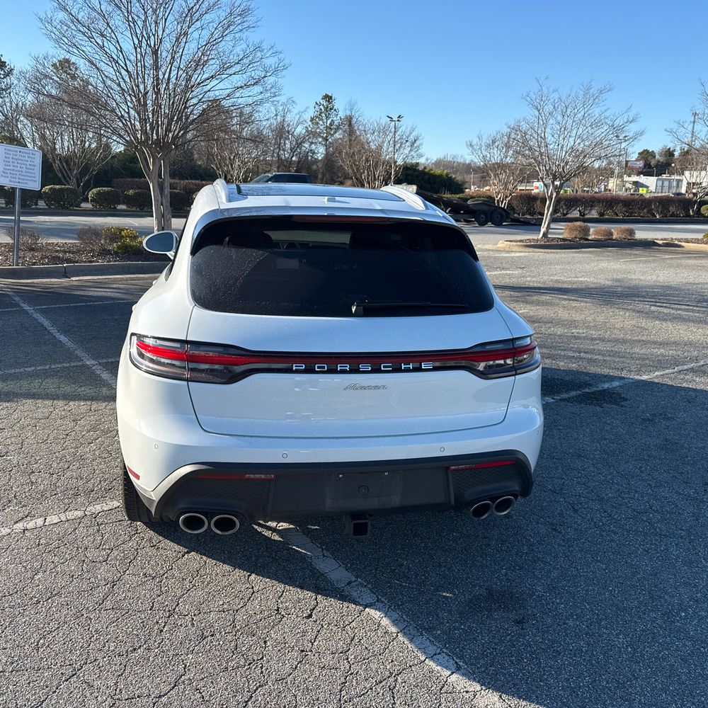 2023 Porsche Macan Base