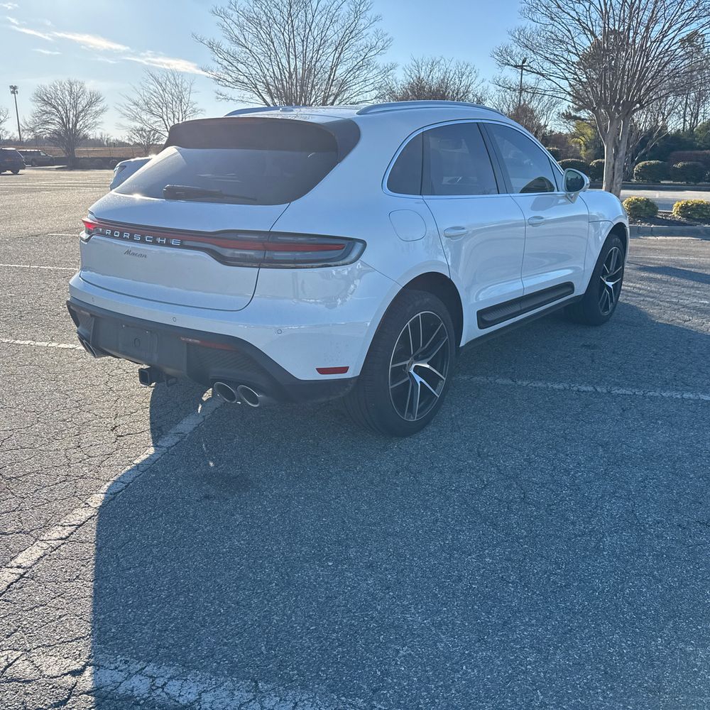 2023 Porsche Macan Base