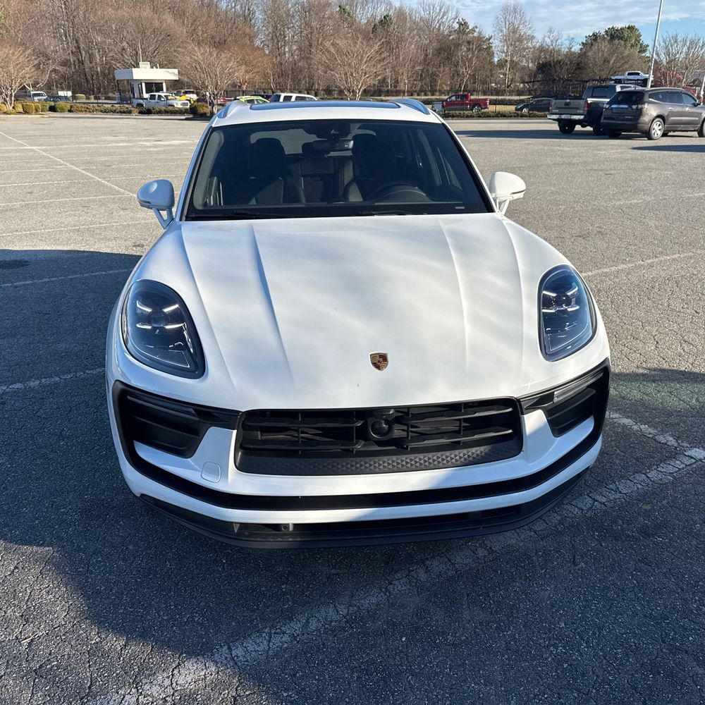 2023 Porsche Macan Base