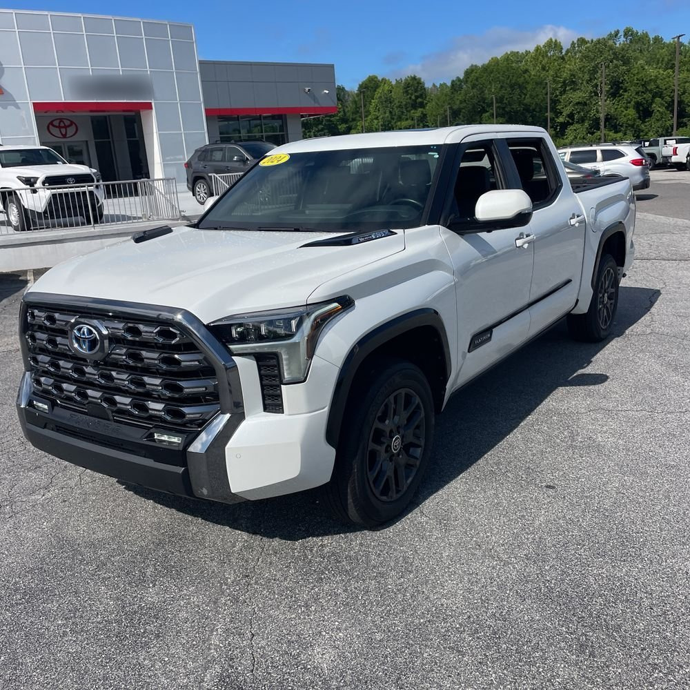 2024 Toyota Tundra Platinum HV