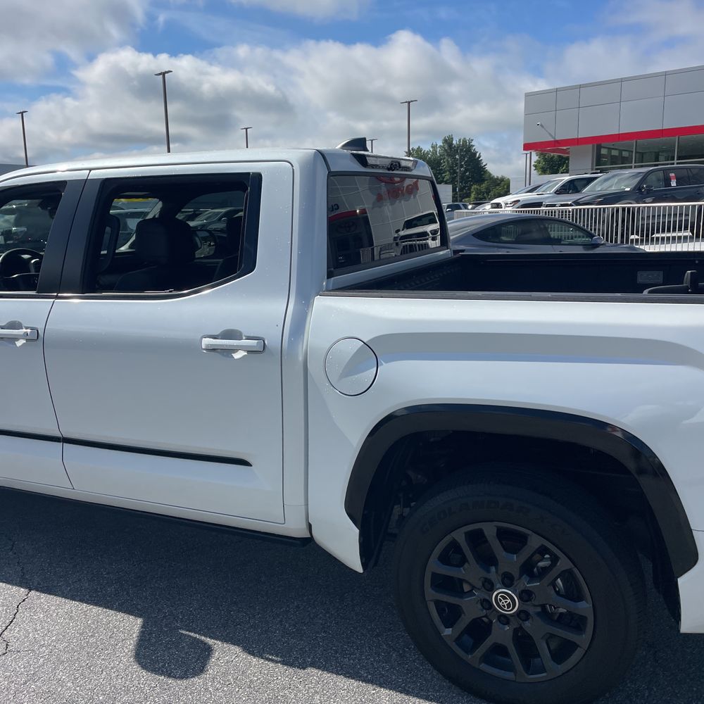 2024 Toyota Tundra Platinum HV