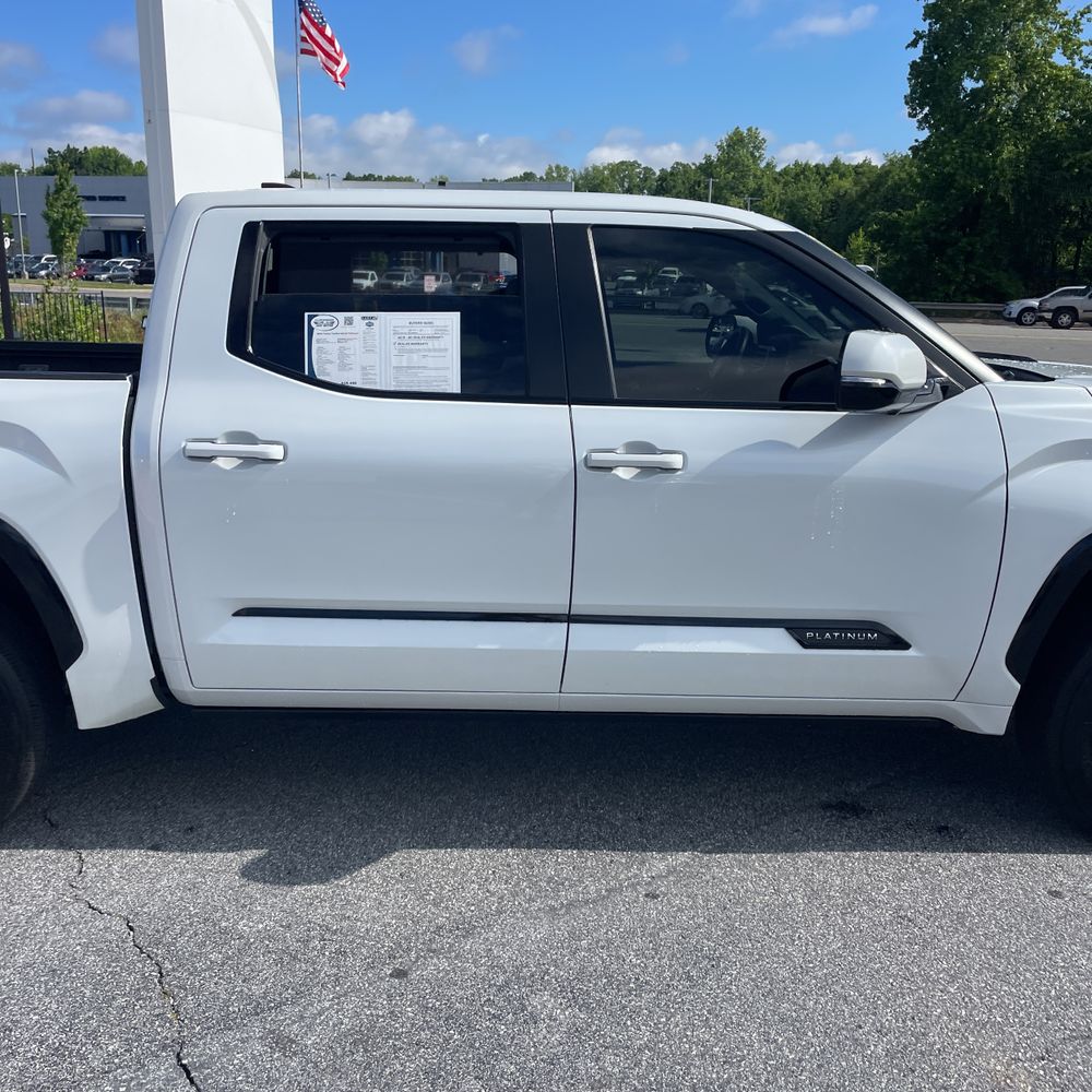 2024 Toyota Tundra Platinum HV