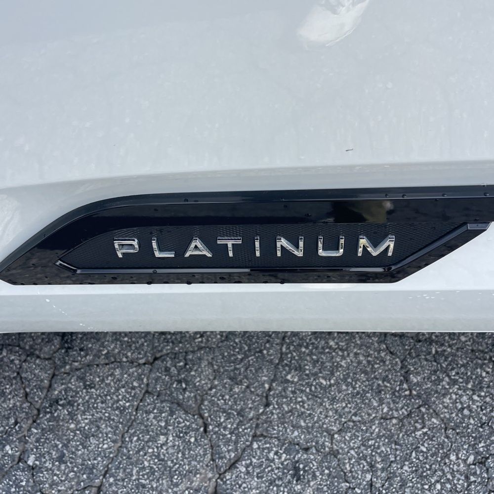 2024 Toyota Tundra Platinum HV