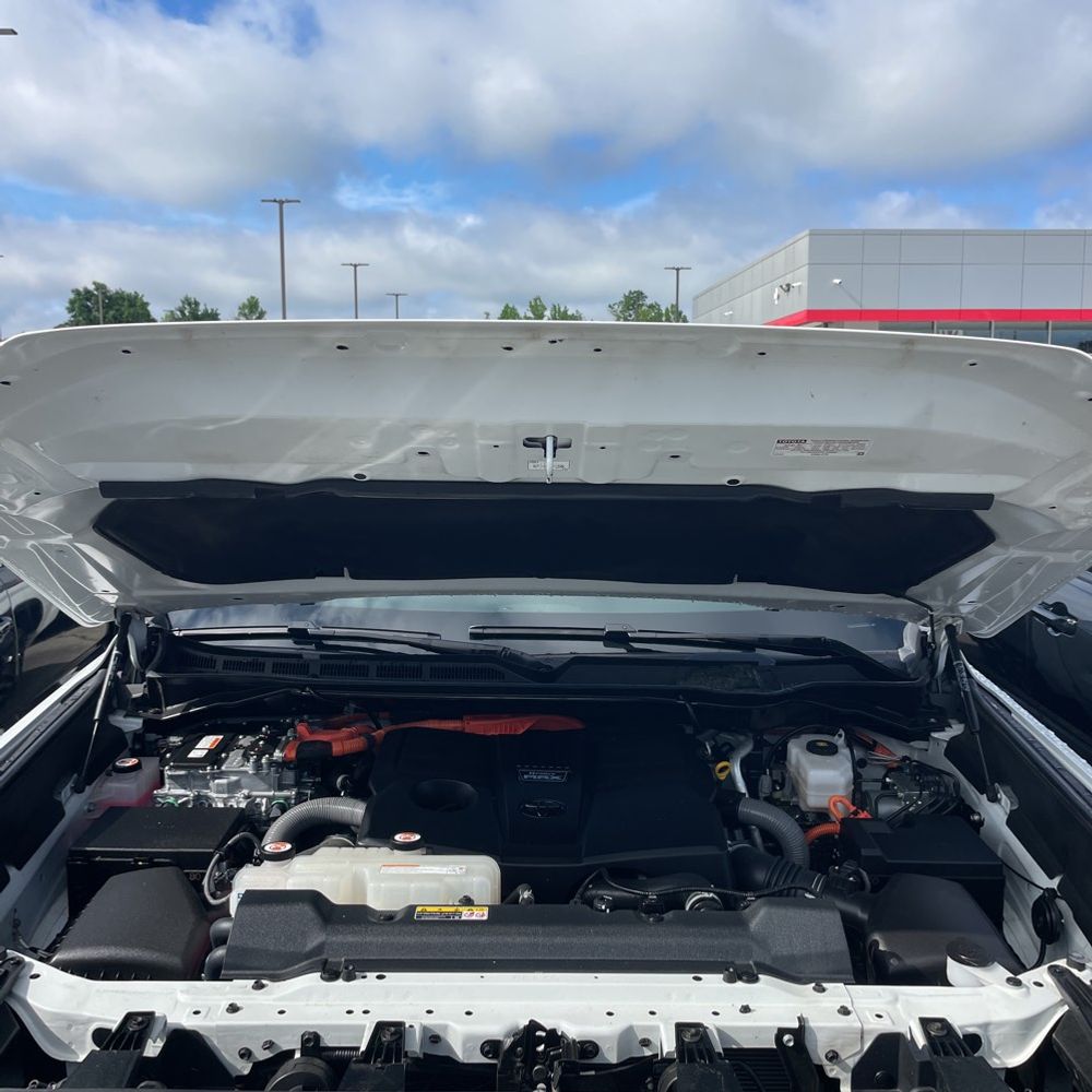 2024 Toyota Tundra Platinum HV