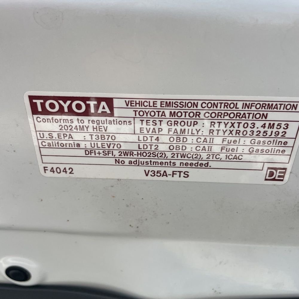 2024 Toyota Tundra Platinum HV