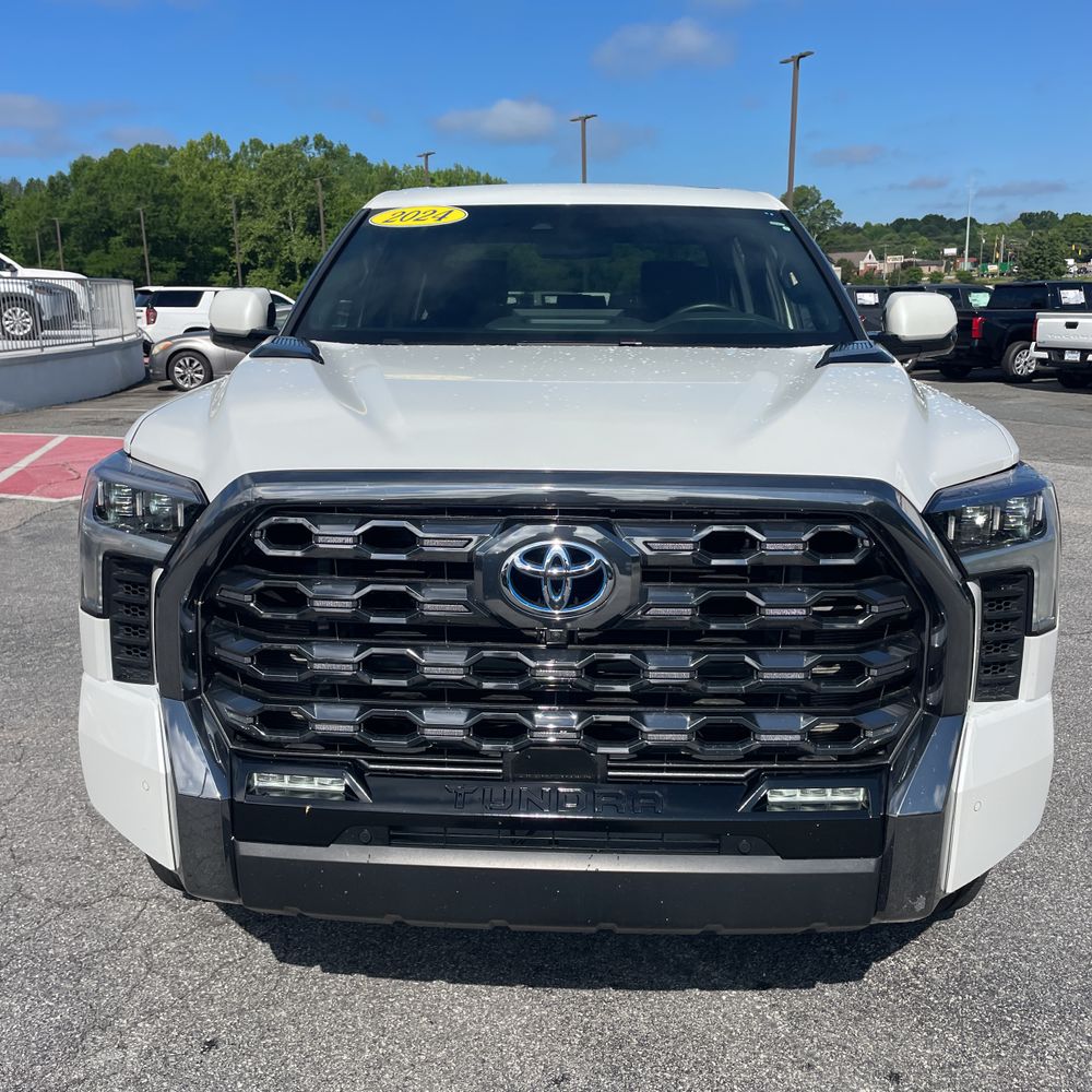 2024 Toyota Tundra Platinum HV