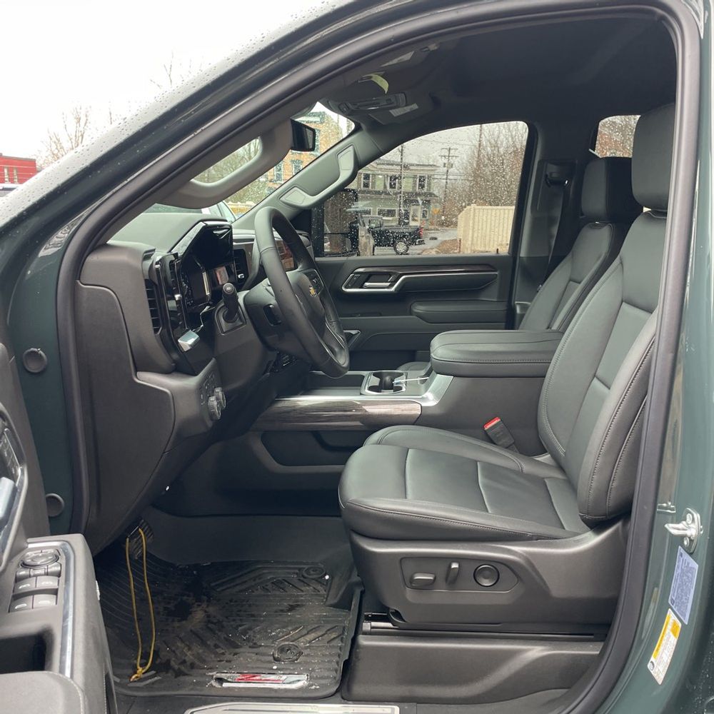 2025 Chevrolet Silverado 3500HD LTZ