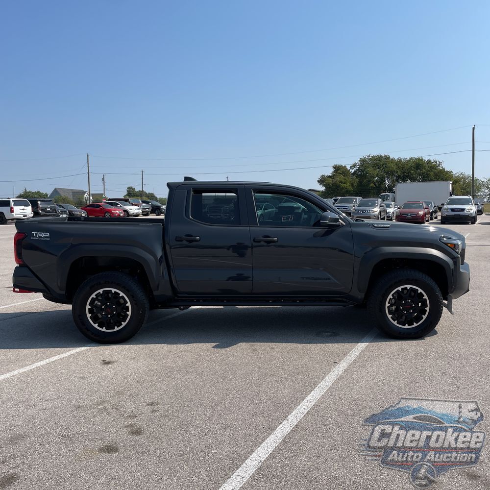 2025 Toyota Tacoma TRD Off-Road HV